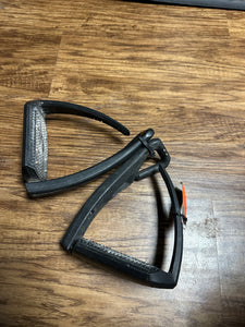 Freejump stirrups